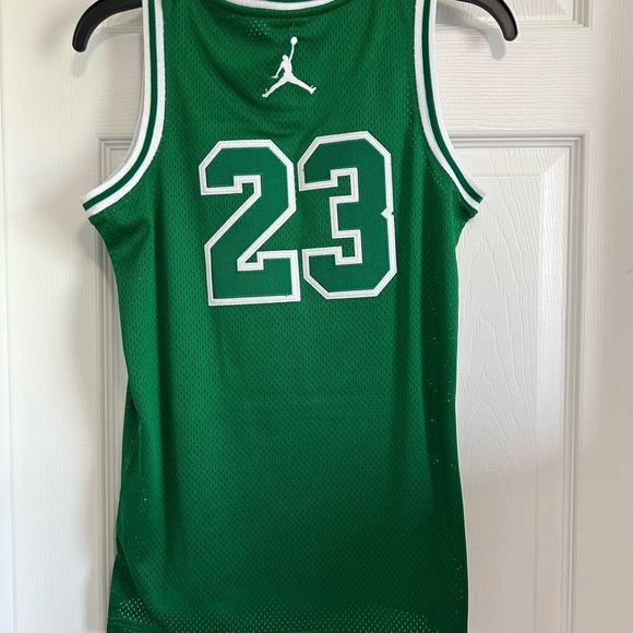 BNWT YOUTH KIDS NIKE AIR JORDAN 23 GREEN AND WHITE JERSEY US SIZE MEDIUM (M) - Picture 16 of 16